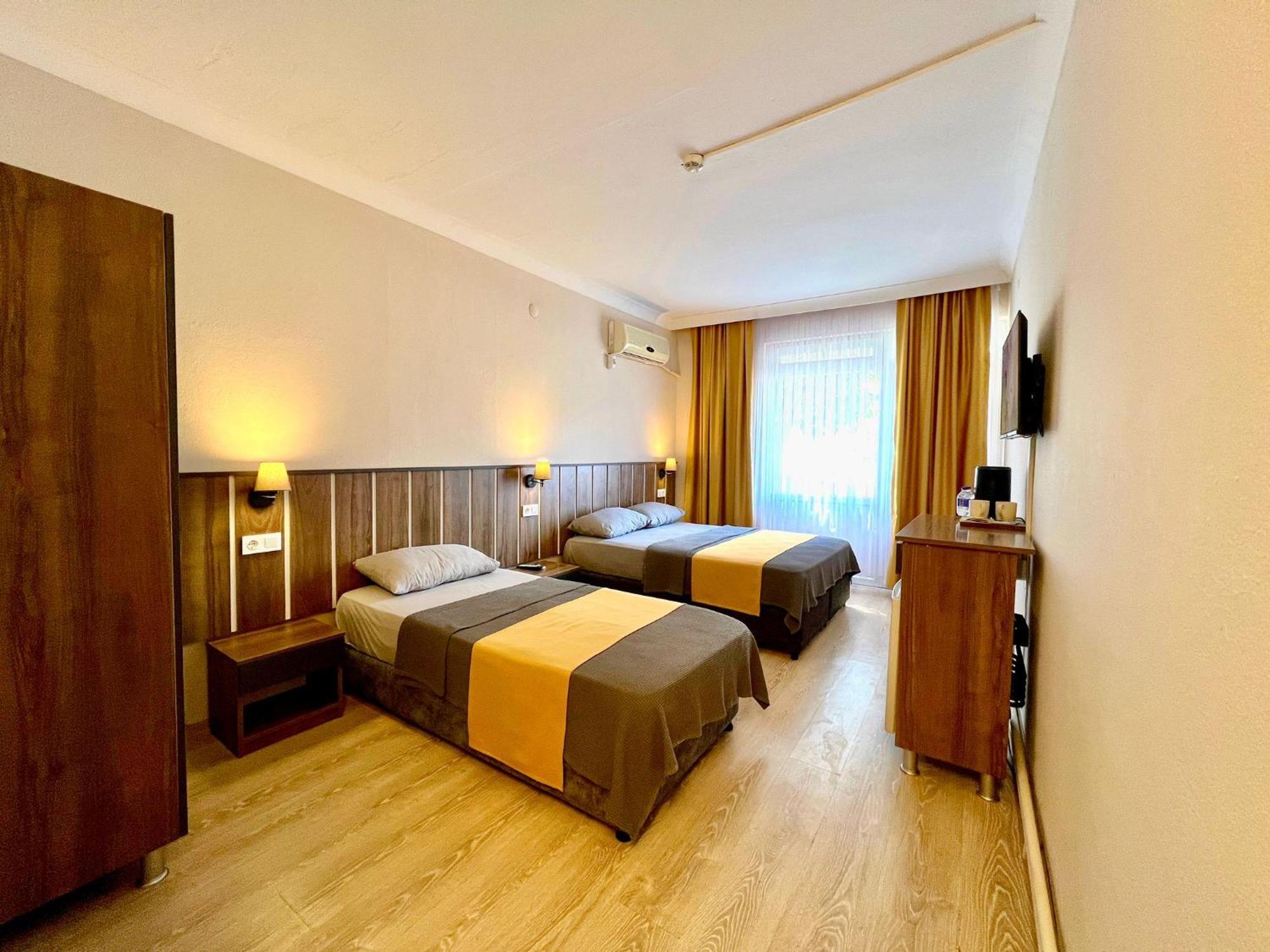 Cord Hotel & Resort เอเดรมิท ภายนอก รูปภาพ